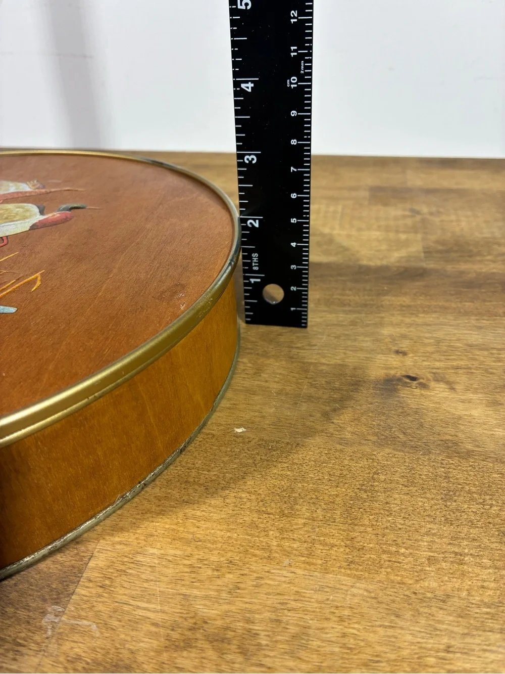 N/A vintage round